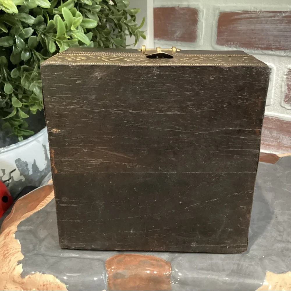 🟤 Vintage - Beautifully crafted solid wood, brass/metals Jewelry / Keepsake Box - Picture 7 of 12